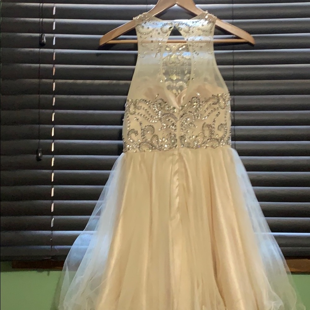 Dress - Picture 2 of 3